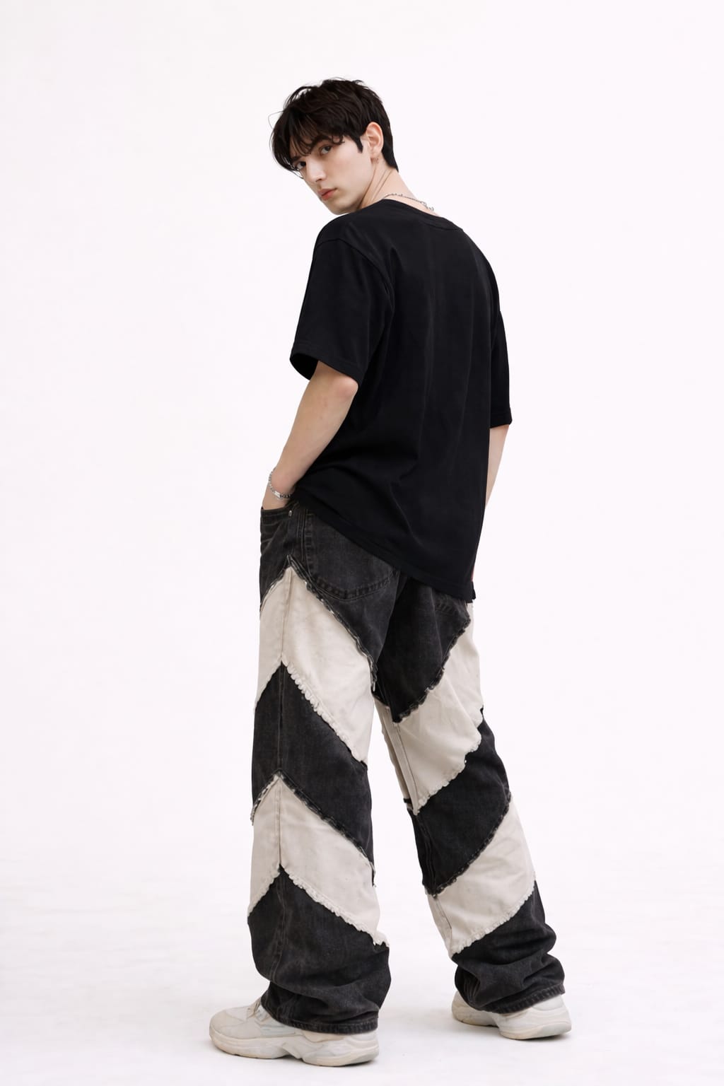 Urban Contrast Wide-Leg Jeans