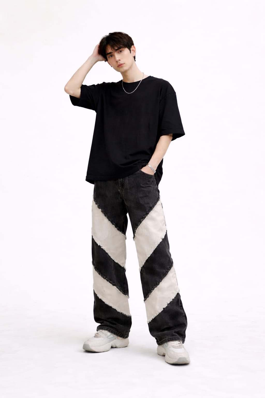 Urban Contrast Wide-Leg Jeans